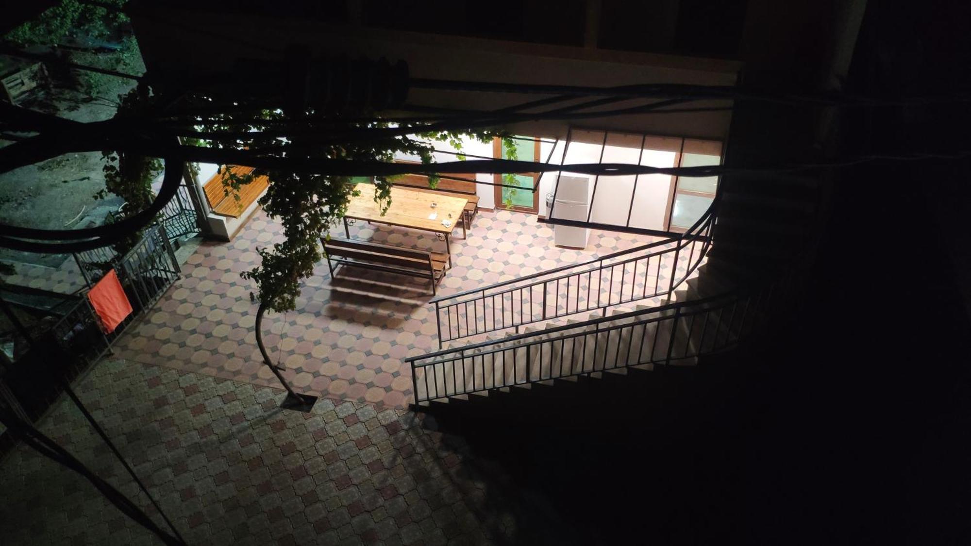 Apex Rest House Of 10 Rooms And Pool Jerevan Exteriör bild