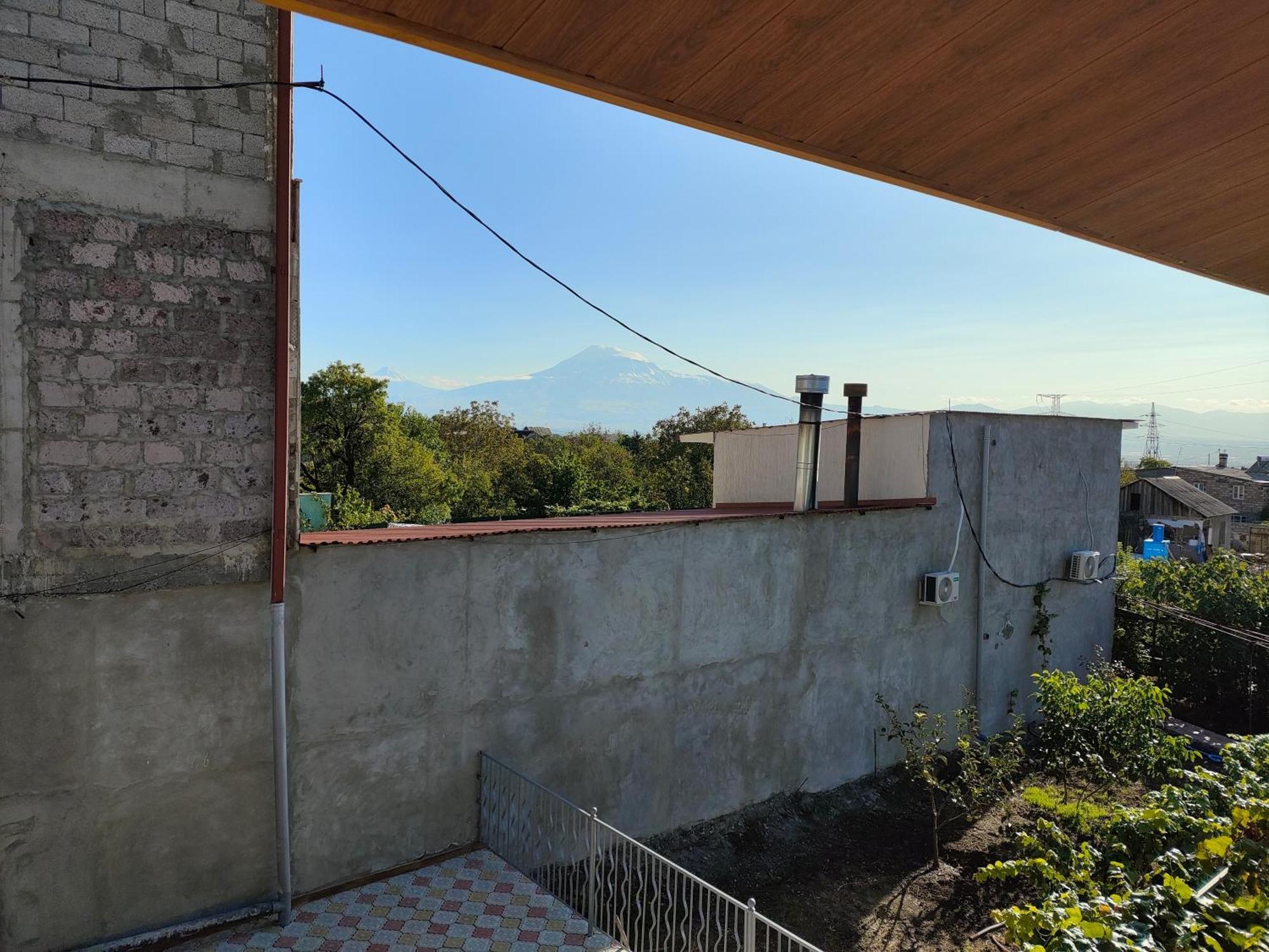 Apex Rest House Of 10 Rooms And Pool Jerevan Exteriör bild