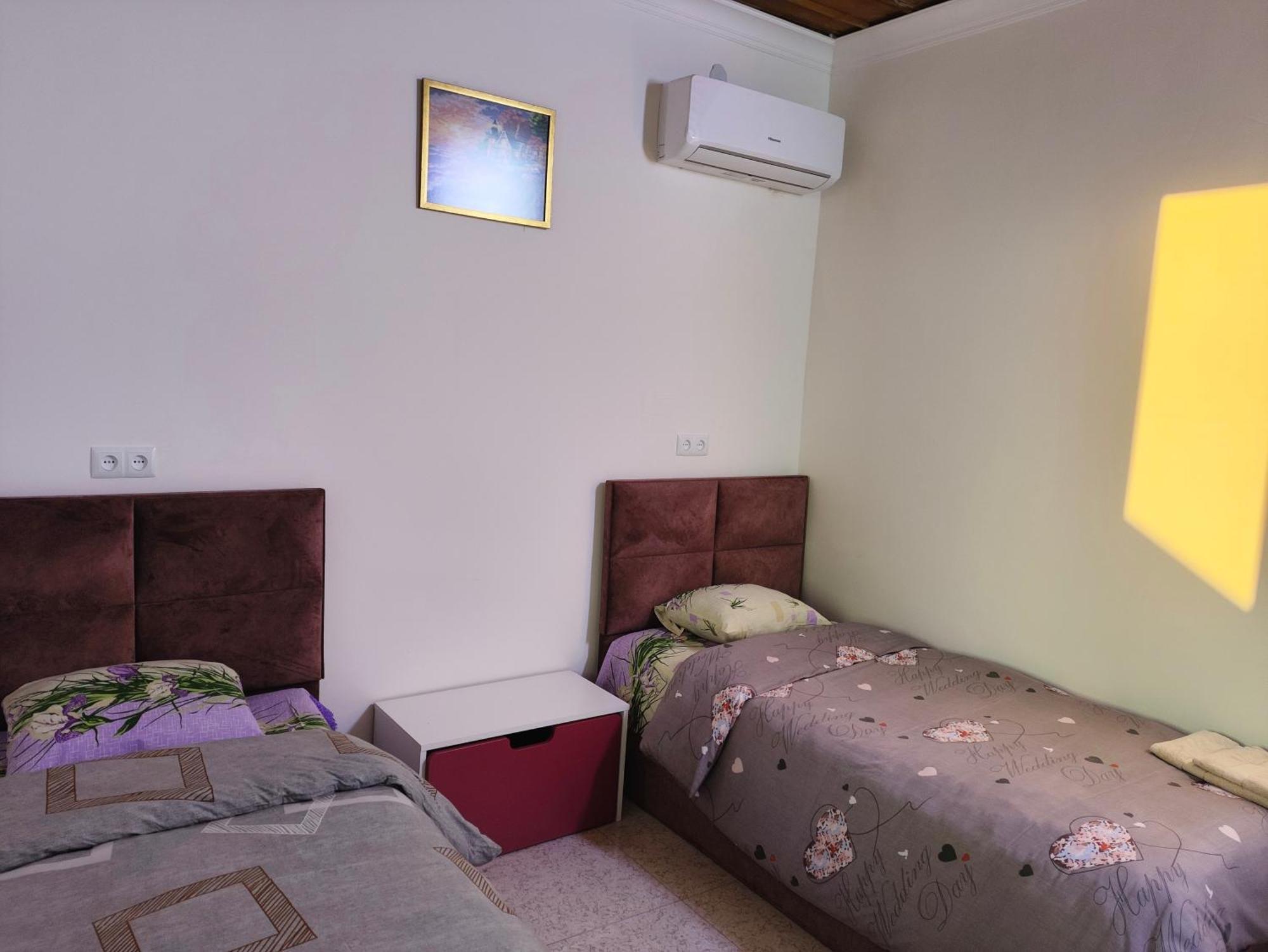 Apex Rest House Of 10 Rooms And Pool Jerevan Exteriör bild