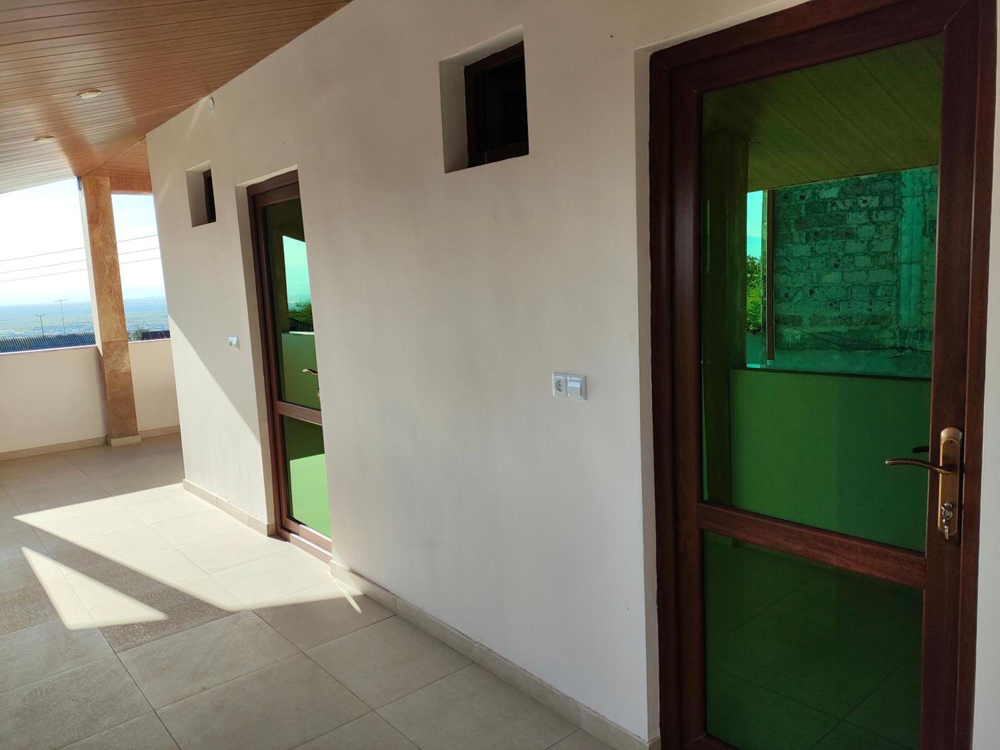 Apex Rest House Of 10 Rooms And Pool Jerevan Exteriör bild